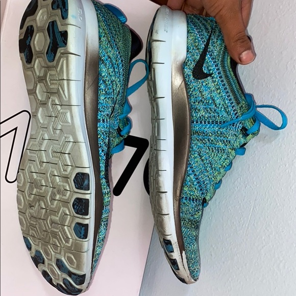 Nike Free Tenis Shoe - Picture 4 of 4